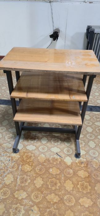 Стеллаж металлический, полка и тумба.