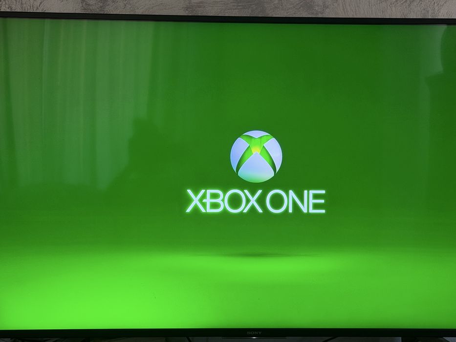 Xbox One 500 GB + 2 console + 20+ jocuri
