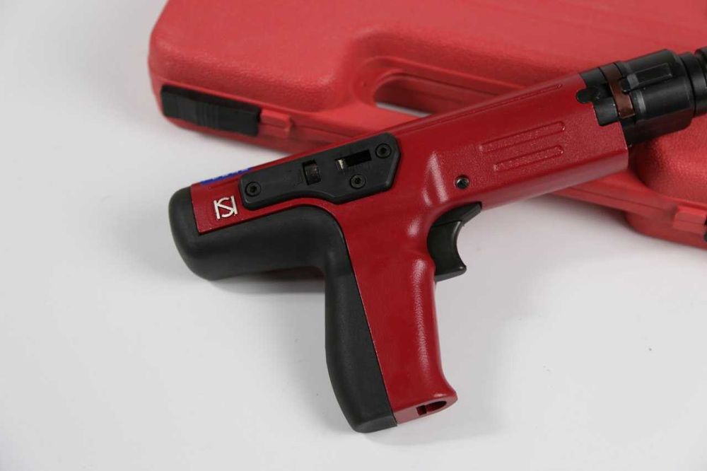 Монтажный пистолет для дюбелей 301T