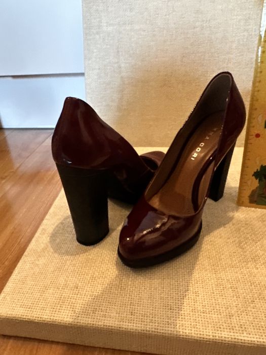 Pantofi eleganti din piele lacuita, culoare visiniu