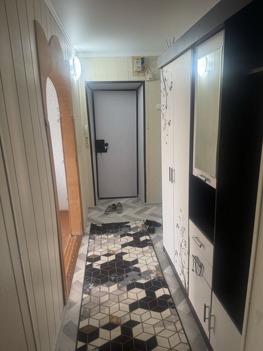 Продам 2-ух комнатную квартиру