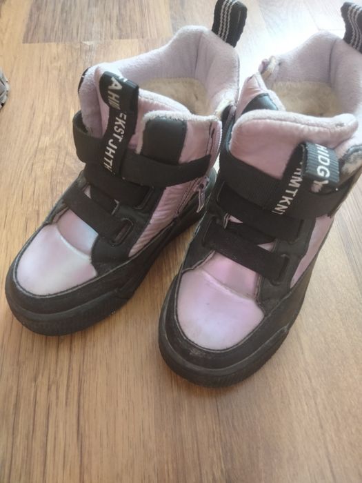 Продается детская обувь бу
