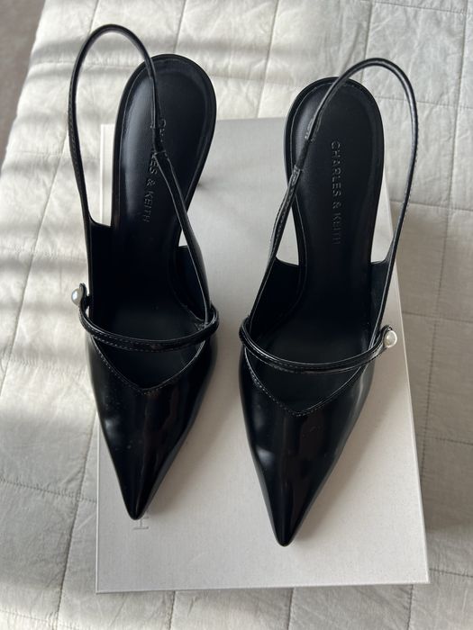 Босоножки с открытой пяткой