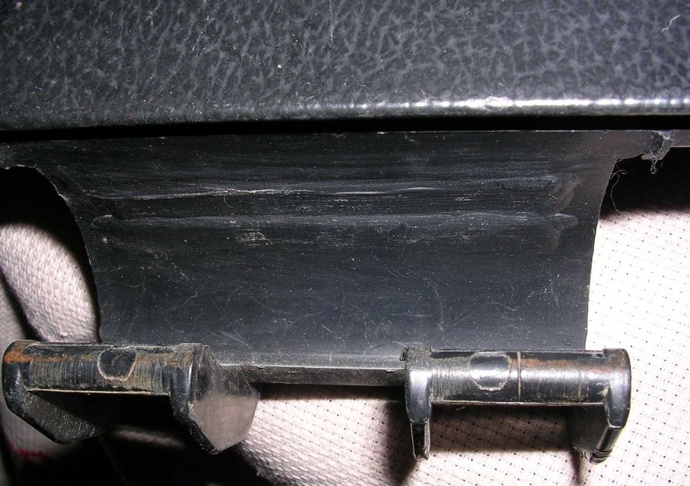 Капак за жабка за Лада ВАЗ 2105