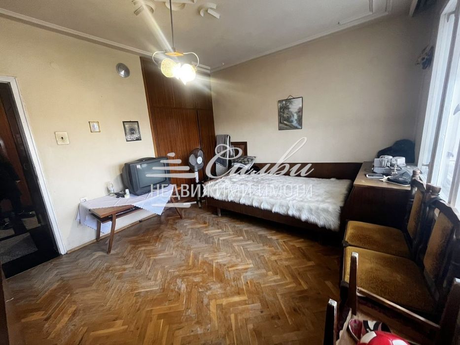 Продава се Многостаен апартамент в Шумен, Куршум чешма - 150 кв.м за 614 €/кв.м - Снимка #5