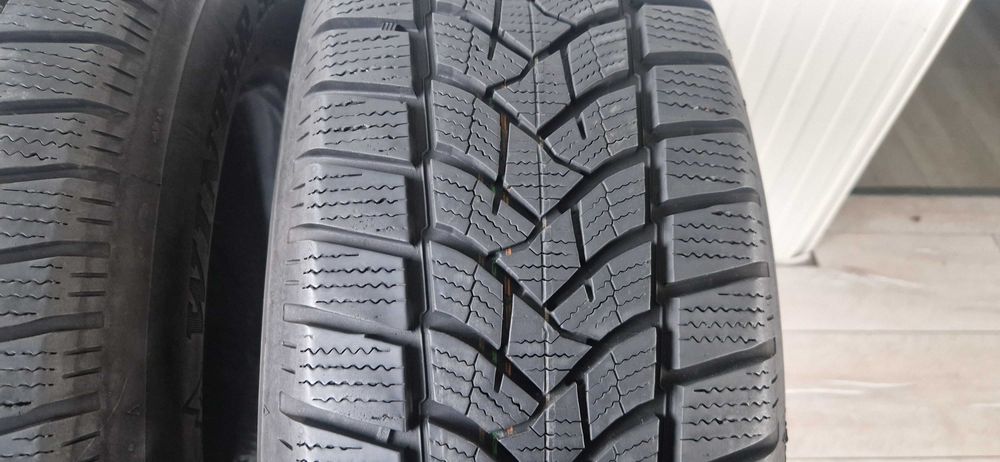 Зимни гуми 215/70/R16 Dunlop