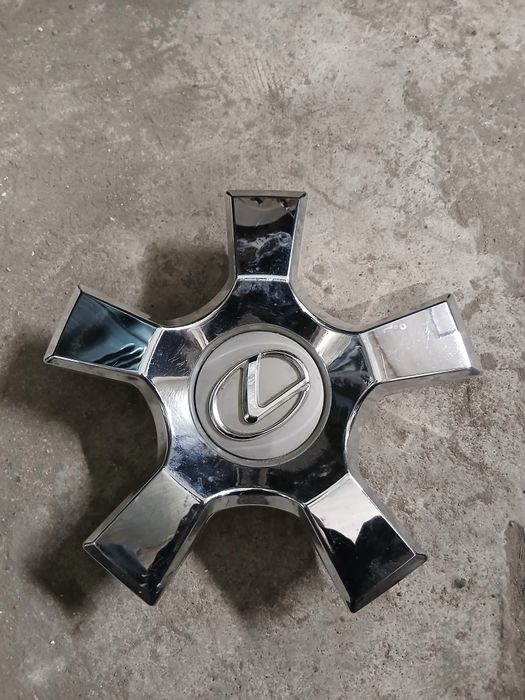 Лексус декоративный колпак