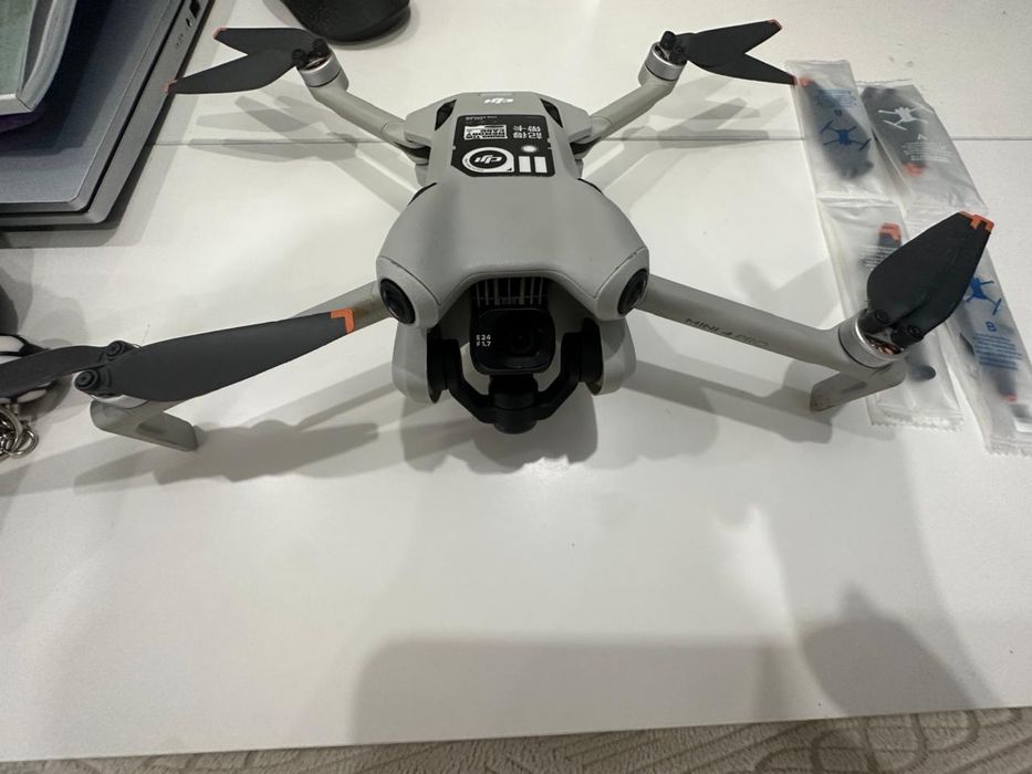 Dji mini 4 pro fly more combo plus