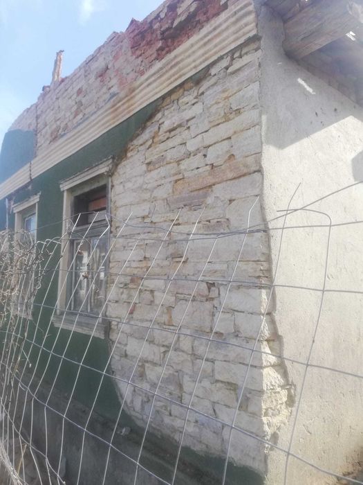 Vând piatră de zidarie