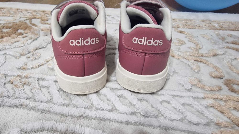 Adidas Disney fetite, marimea 28