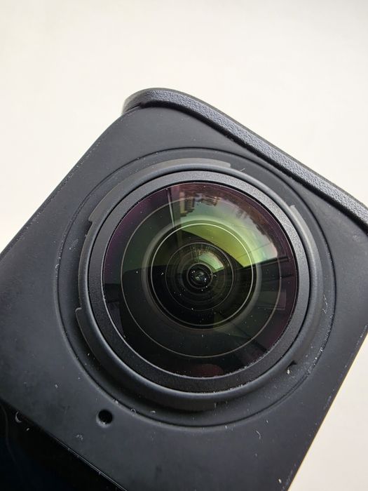 Экшн камера Insta360 x4