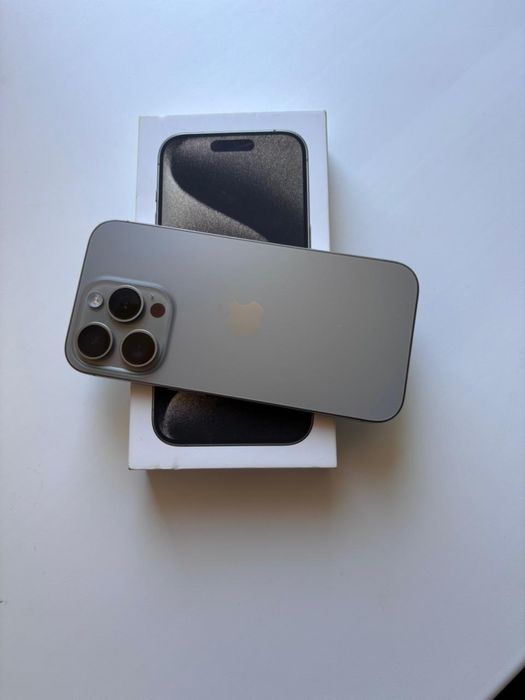 iPhone 15 pro 256гб