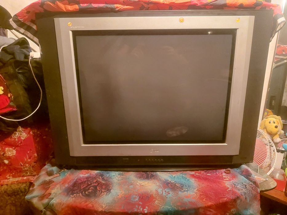 Продам 2 больших телевизора