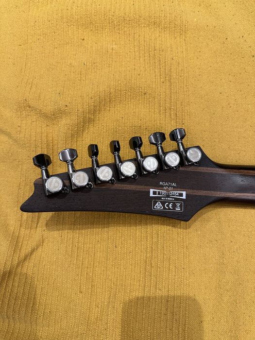 Китара Ibanez седемструнна с Humbucker адаптери