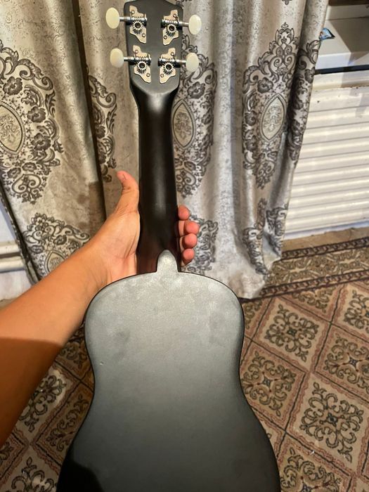 укулеле сатылады