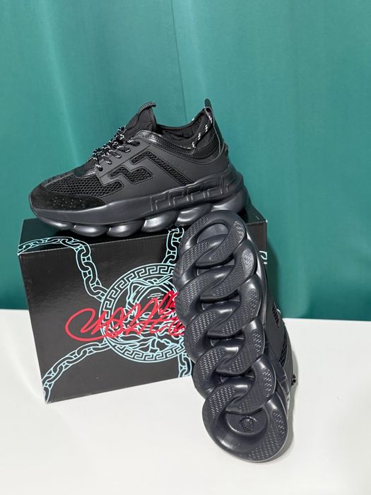Versace chain reaction