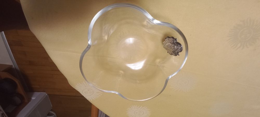 Bombonierea cristal cu argint