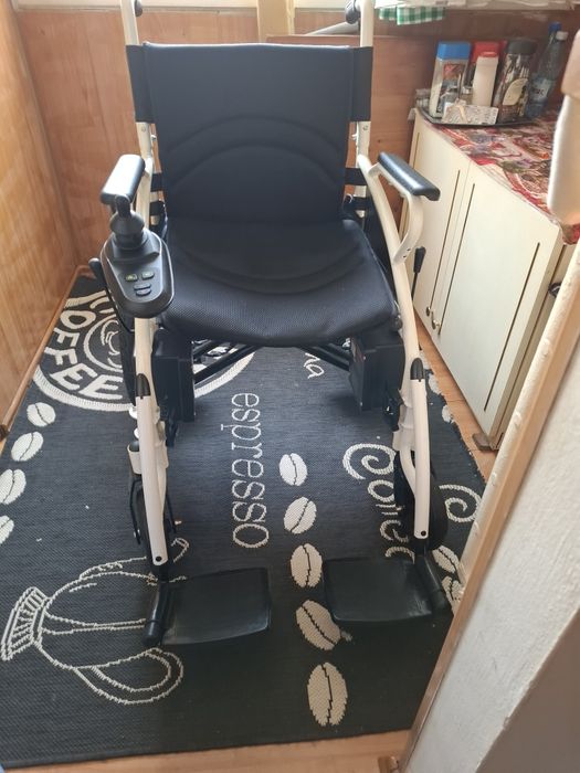 Carut pentru persoane cu dizabilitati electric
