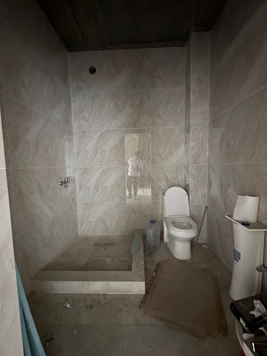 Srochno xovli sotiladi 8 xona + Padval