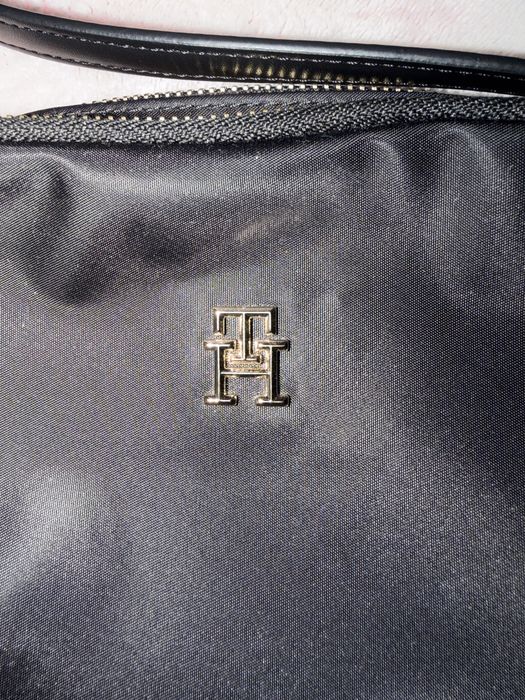 оригинална дамска чанта Tommy Hilfiger