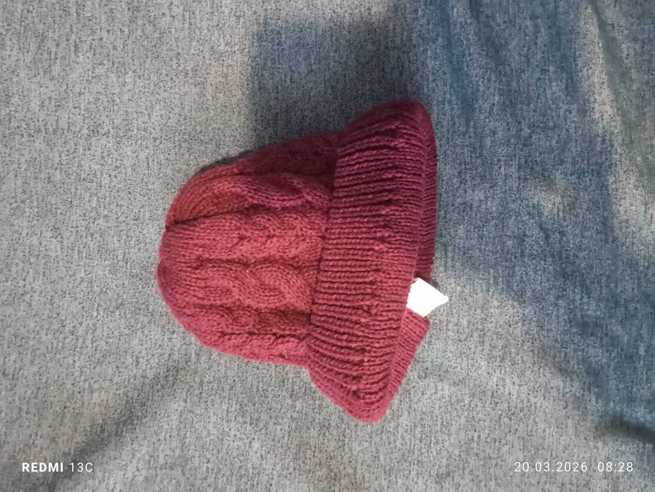 дамска шапка  чисто нова