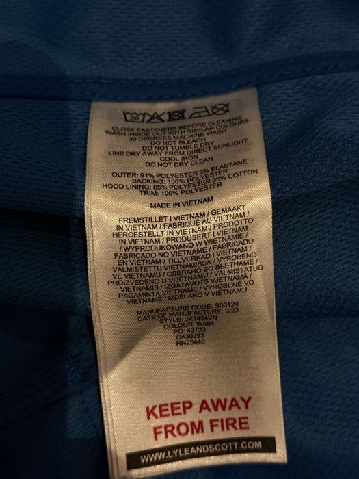 Lyve Scott яке L размер