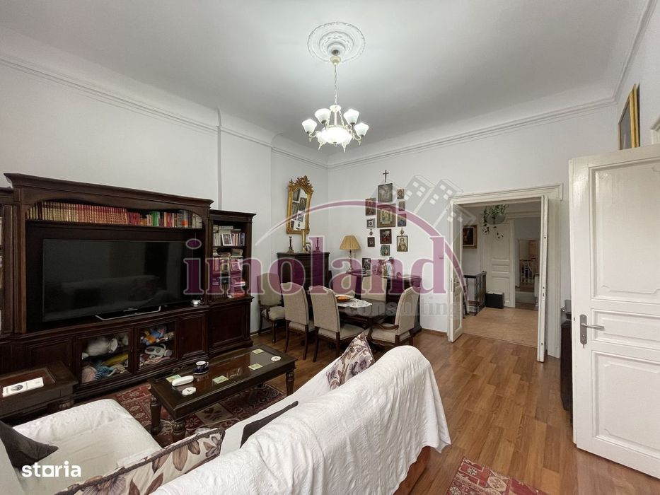 Apartament spectaculos de 4 camere într-o vilă cu farmec istoric pta V