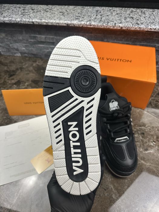 Louis Vuitton Skate Black  - cutie si accesoriile incluse
