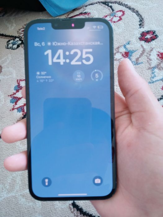 Продам iPhone 13