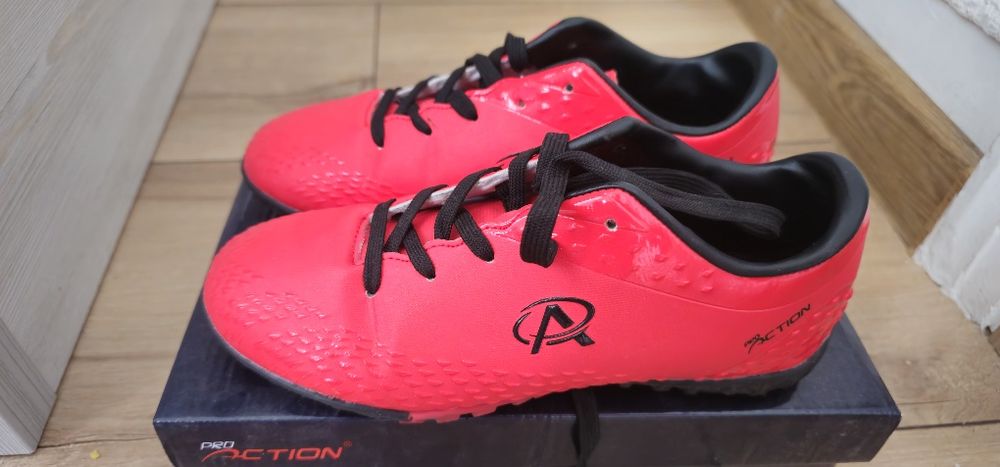 Футбольные бутсы