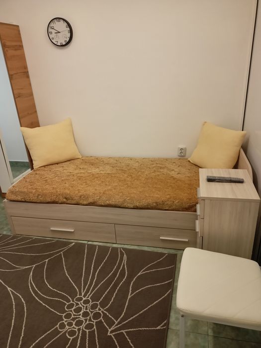 Легло с чекмеджета матрак и шкафче