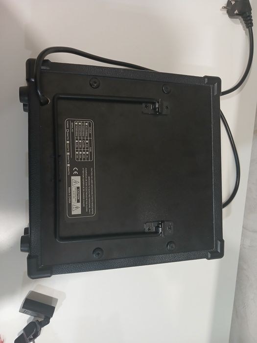 Продам срочно комбо-усилитель  GA-10