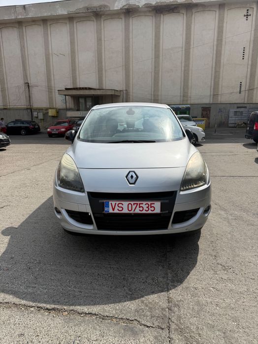 Renault scenic 2011