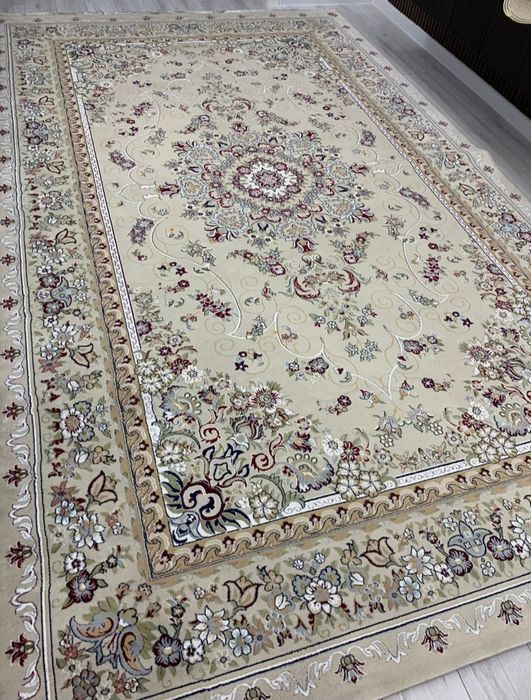 Шёлковый ковёр. Жібек кілемдер.