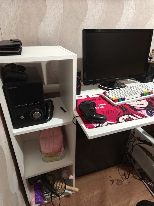 Продам компьютерный стол