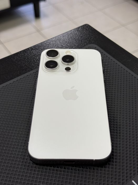 Apple iPhone 15 Pro,White Titanium,256GB*КатоНов*1г Гаранция*
