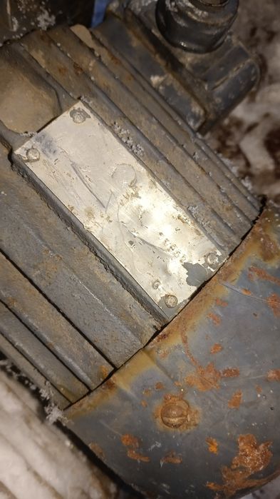 Мотор средни обьем рабочий