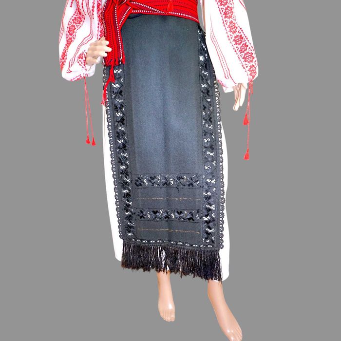 Costum popular cu ie tesuta manual marimea L-XL