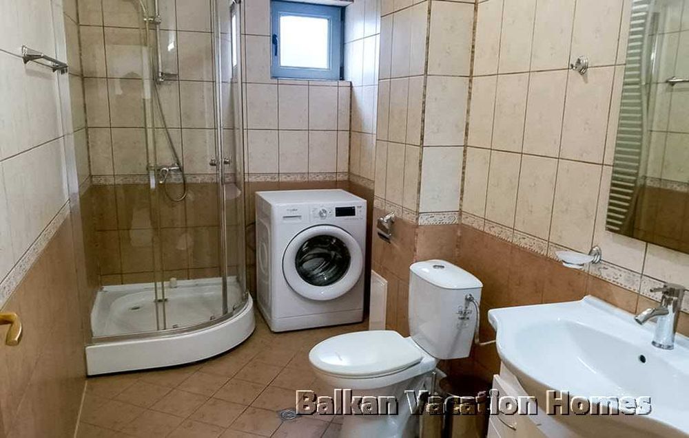 Стилно обзаведен тристаен апартамент с гледка към морето - Бяла