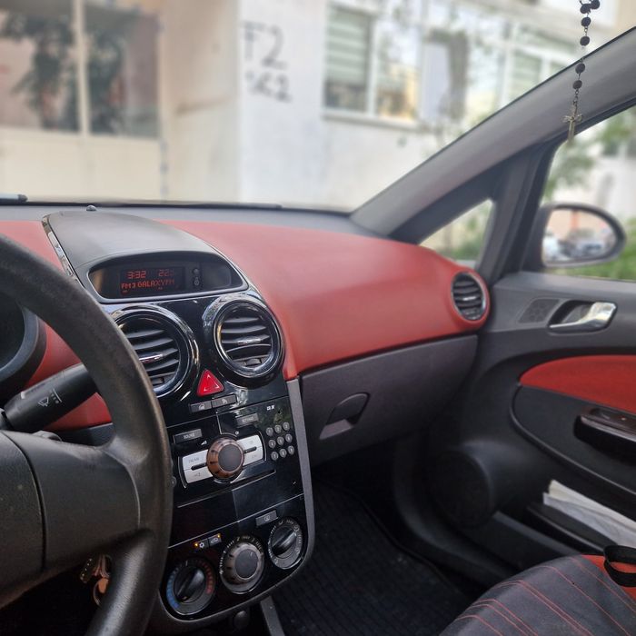 Opel Corsa 1.2 Benzină • 2008 • 106.000 km