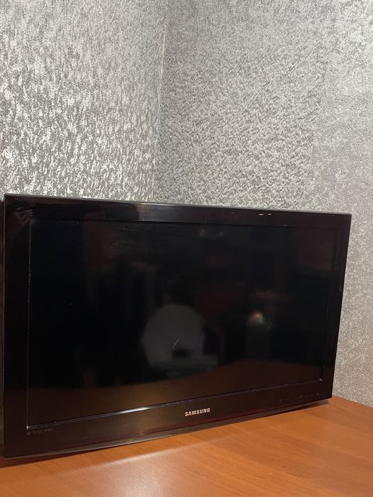 Телевизор Samsung LE32D450