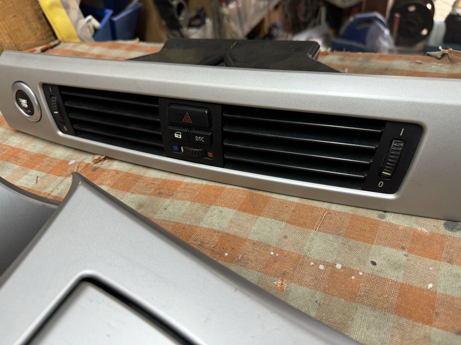Trimuri gri e90 e91