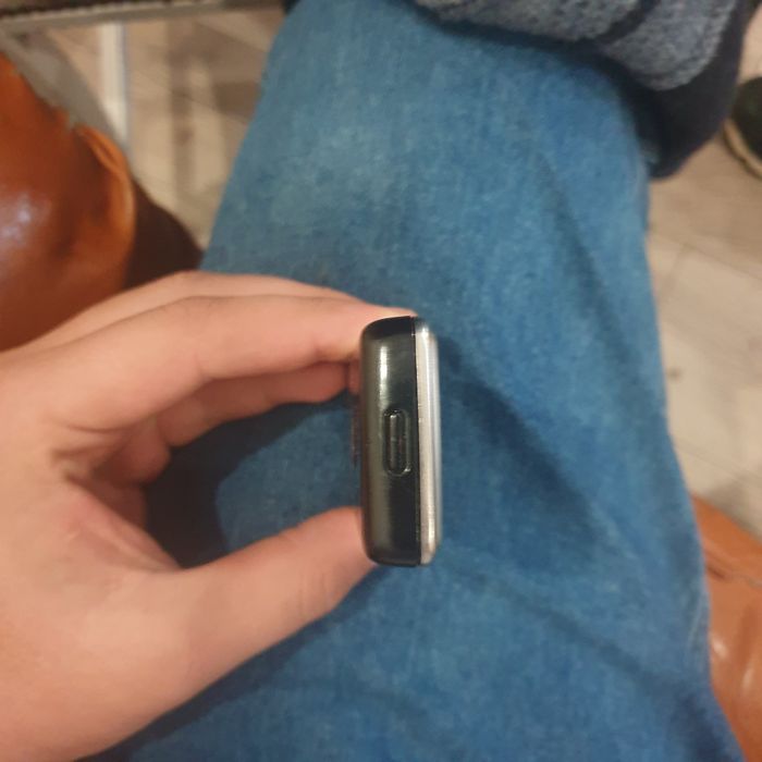 Vand Nokia 6300   telefonu funcționează perfect