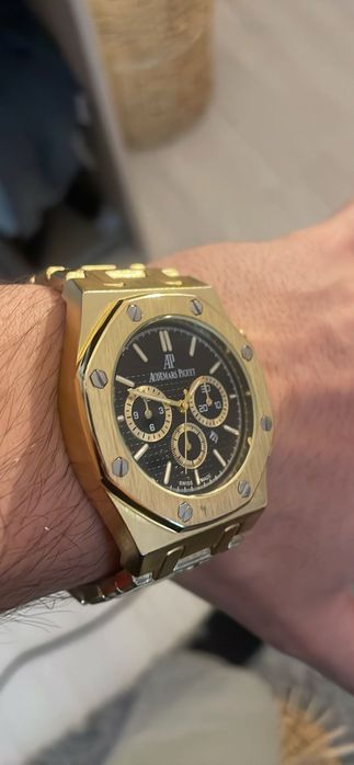 Златен мъжки часовник