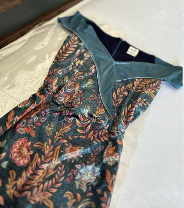 Женское вечернее платье