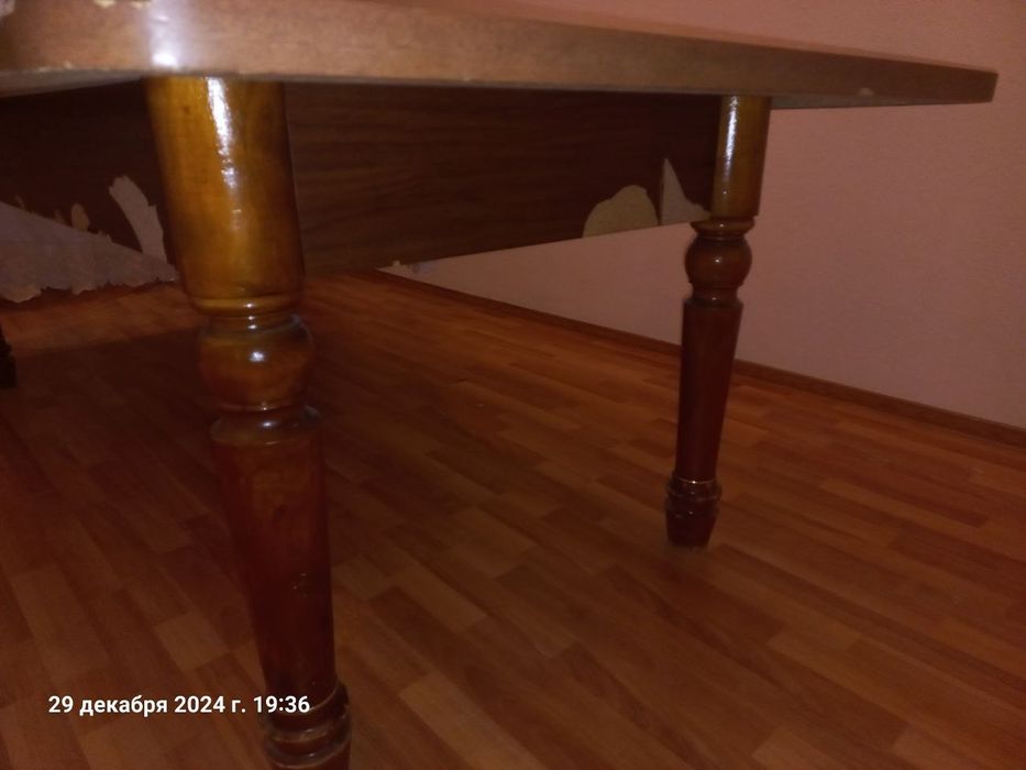 Стол деревянные в хорошем состоянии