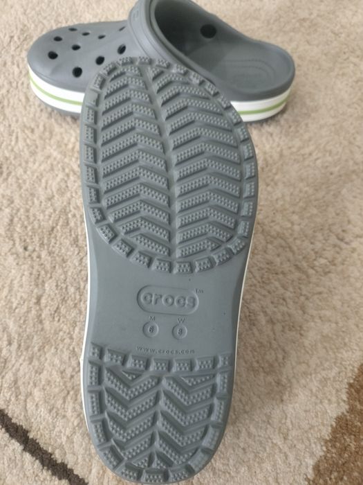 Продам crocs Новые