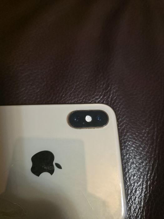 iPhone XS на запчасти / не включается