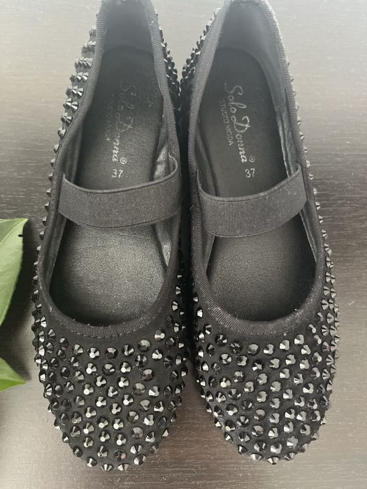 Balerini,marimea 37, cu insertii de pietre, eleganti in stare foarte b