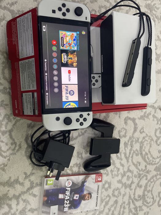 Nintendo switch oled 64 gb + fortnite account